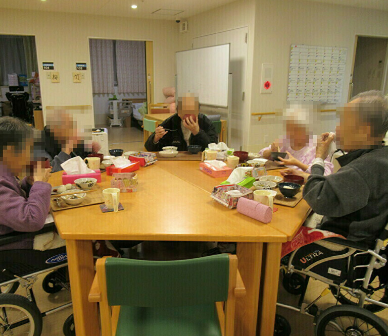ナージングホームこもれび